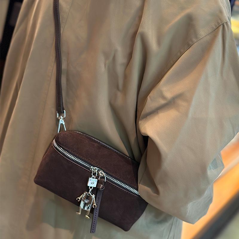 This Crossbody Small Square Bag Is A Fashionable, Versatile and High-end Single-shoulder Bag