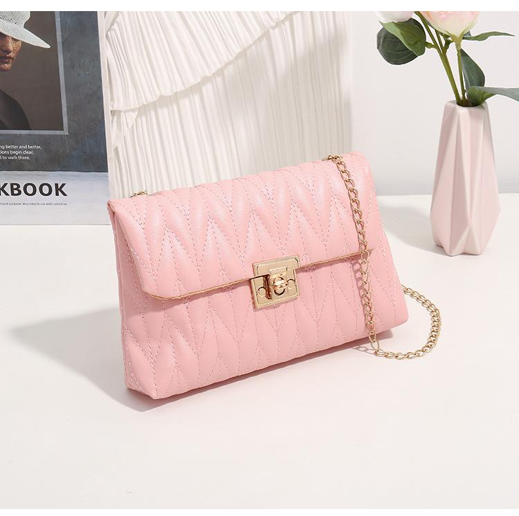 Fashion small bag New embroidery chain women's bag Small square bag One shoulder messenger bag Lock mobile phone bag