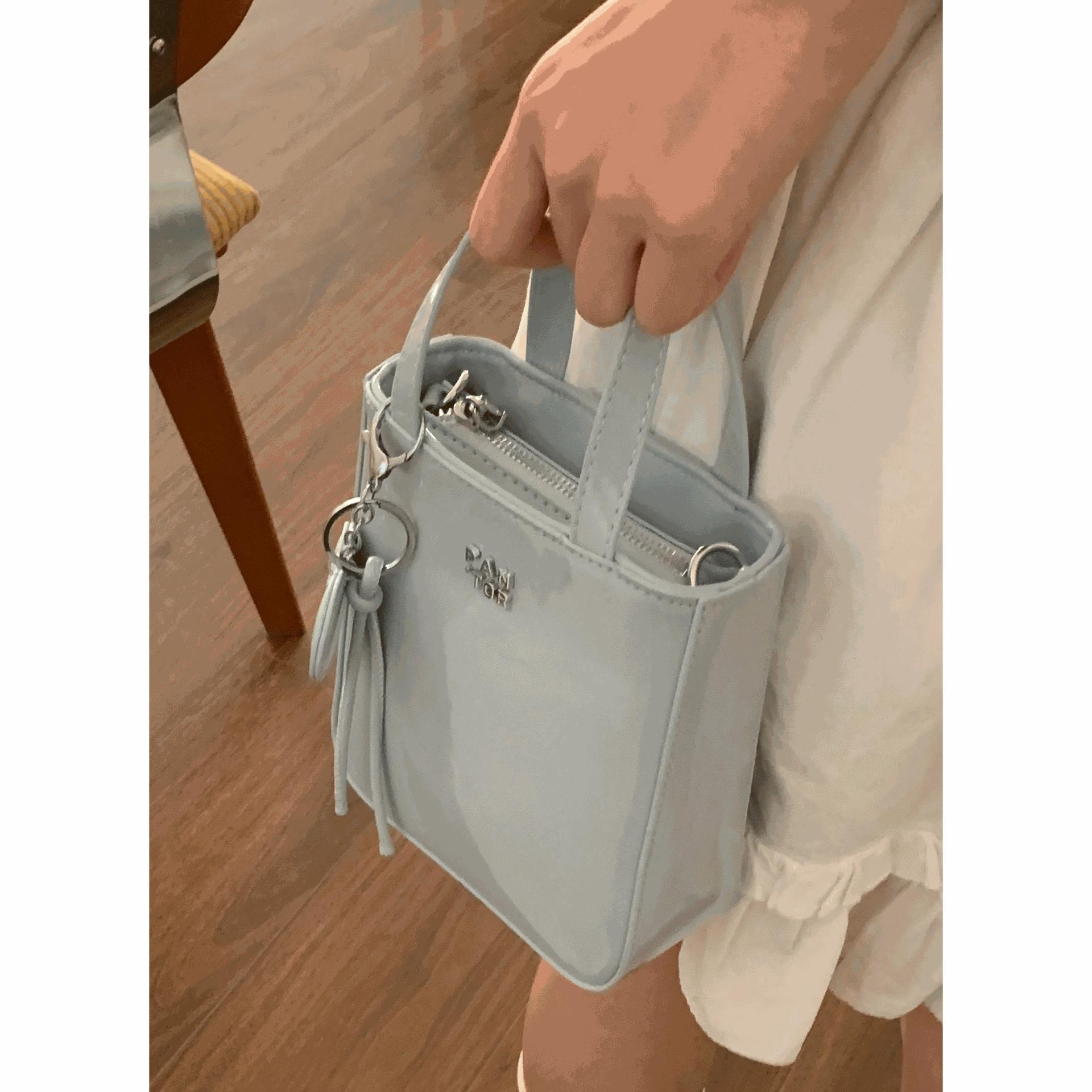 

Summer fashion handbag small bag women s 2025 new simple small square bag versatile shoulder messenger mobile phone bag синий