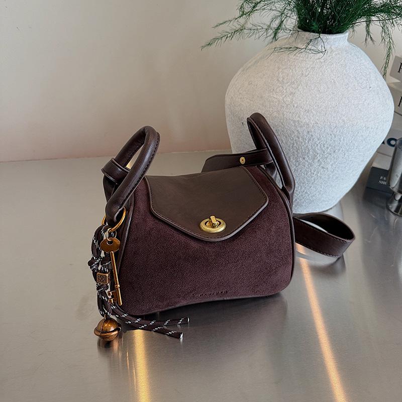 

2025 Women s Vintage Boston Pillow Crossbody Bag - Single Shoulder Bowling Handbag кавовий