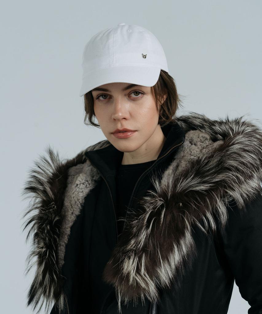 DOLIGRAM Basic Cat Rivet Washed Cap White