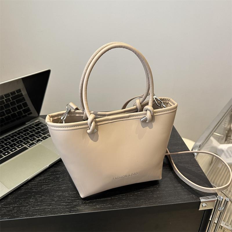 

Korean version of retro personalized large-capacity messenger bag 2024 new casual commuter shoulder bag fashionable and simple bucket bag хакі