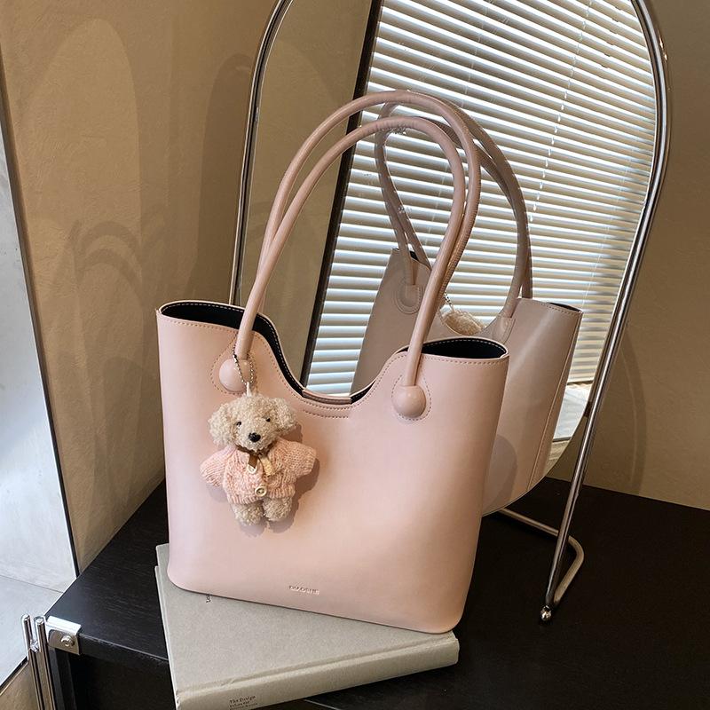 Large-capacity commuter underarm bag women's new spring and summer fashion shoulder bag commuter tote bag to work