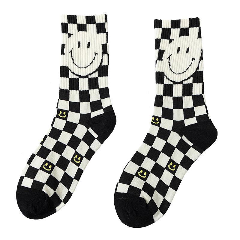 2023 Black & White Smiley Face Mid-Tube Socks - Unisex Autumn/Winter High Waist Sports Wear