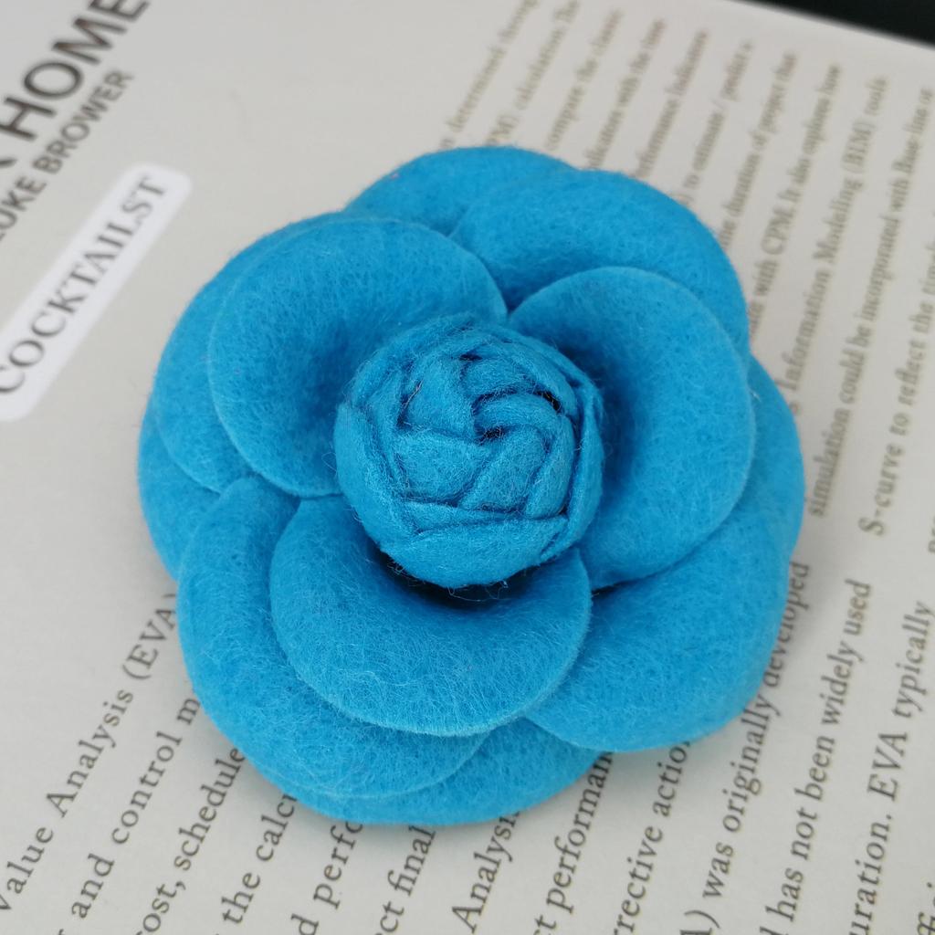 Korean Fabric Camellia Flower Brooch Pins Pearl Tassel Corsage Fashion Jewelry Brooches for Women Shirt Collar Accessories Gift