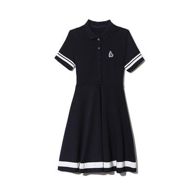 Rochie de vară cu guler polo, cu mâneci scurte, croială în linie A și rochii tinerești în stil colegial