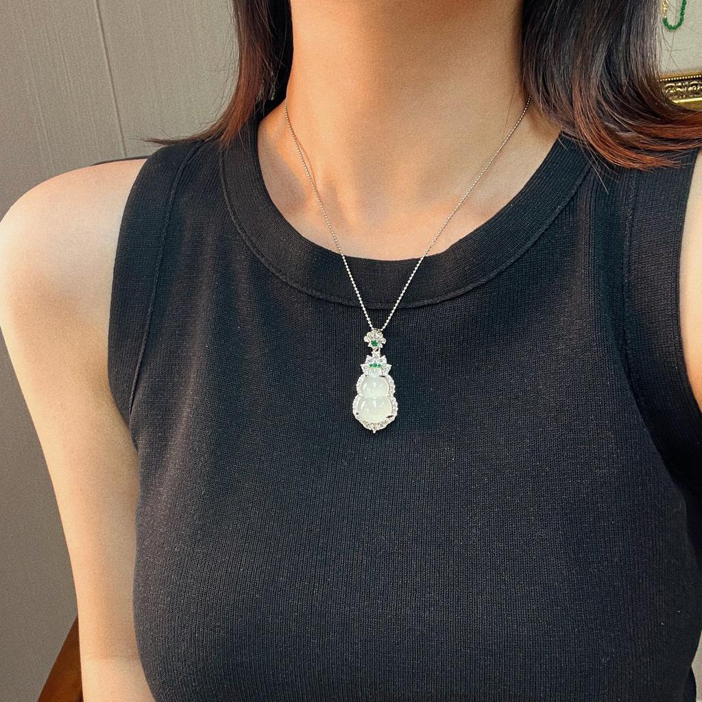 Jade White Ice Light Natural White Chalcedony Pendant Agate Pendant, Real Shot
