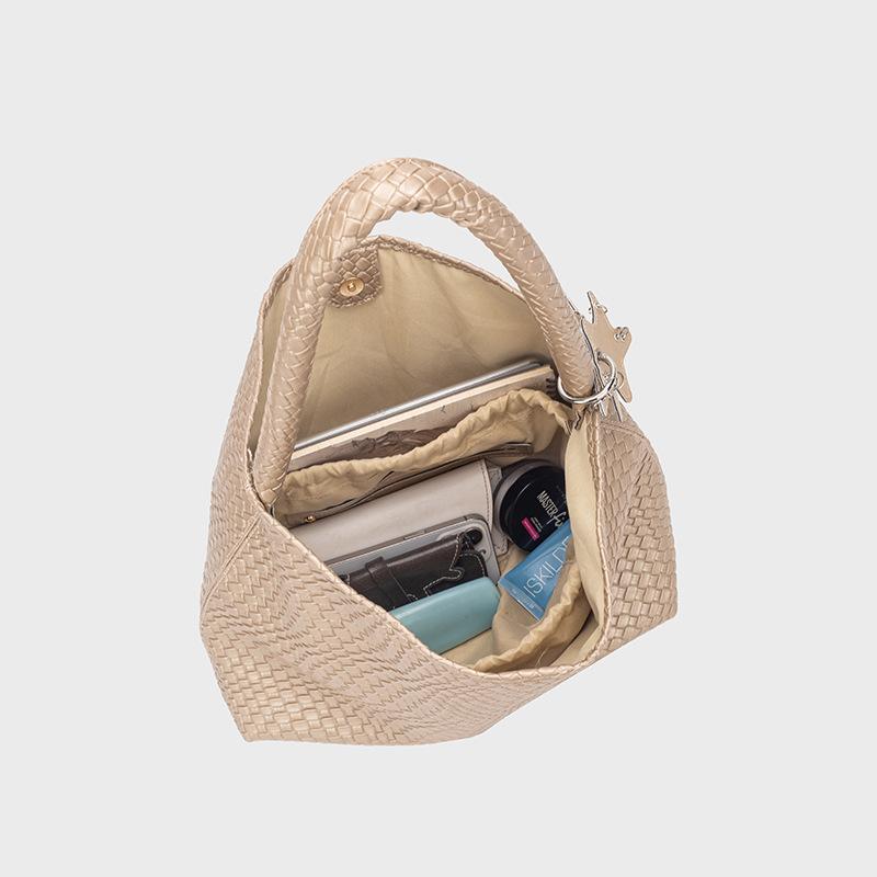 1 Stuk Champagne Super Vuur Geweven Tote Tas Dames Grote Capaciteit Grote Tas High-End Gevoel Draagbare Schouder Emmer Tas
