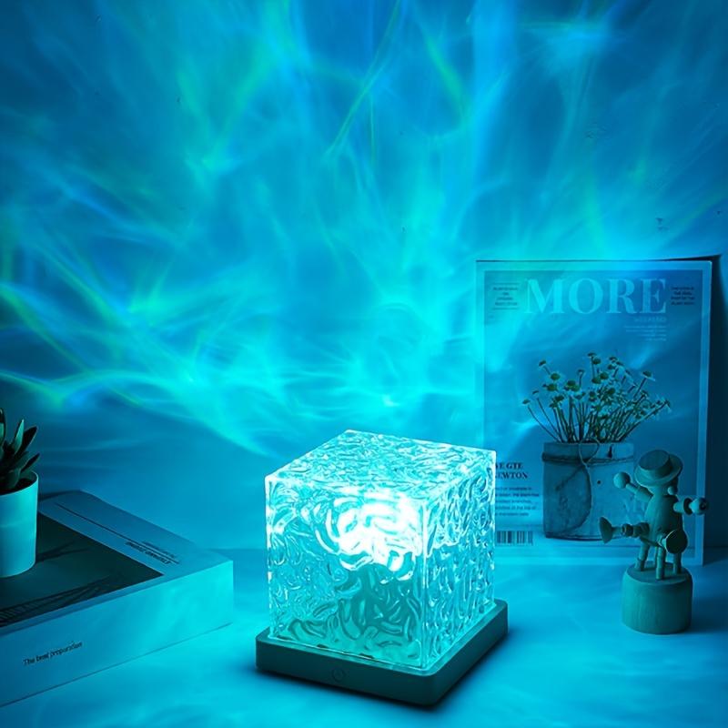 1 stk roterende vannrippel nattlys, USB nattlampe, RGB 16 fargespinn Creative flamme-atmosfærelampe ved sengen