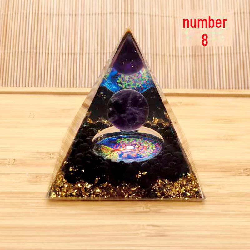 Ornamente creative din cristal: Pietre energetice, piramide și multe altele