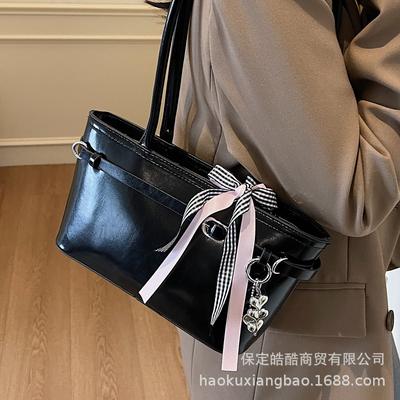 Damentaschen – Geräumige Taschen