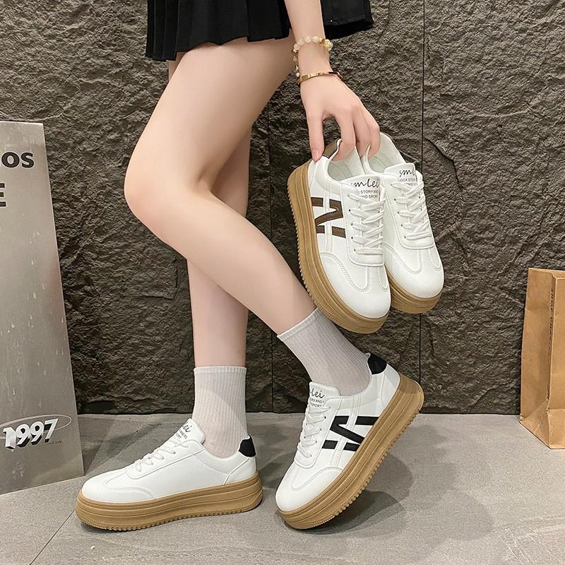 New Casual Moral Training Shoes Women's Sports Popular Versatile Women's Shoes 2025 New Spring and Autumn Board Shoes Women's White Shoes