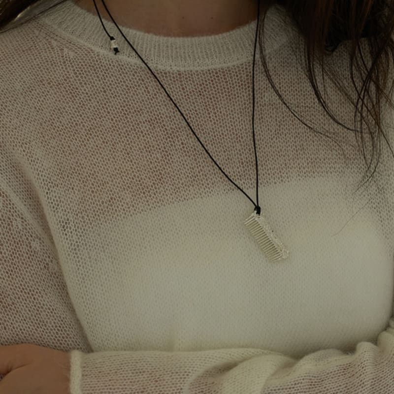 ahjeong Comb Rough Texture Neaklace. Silver [leather strap]