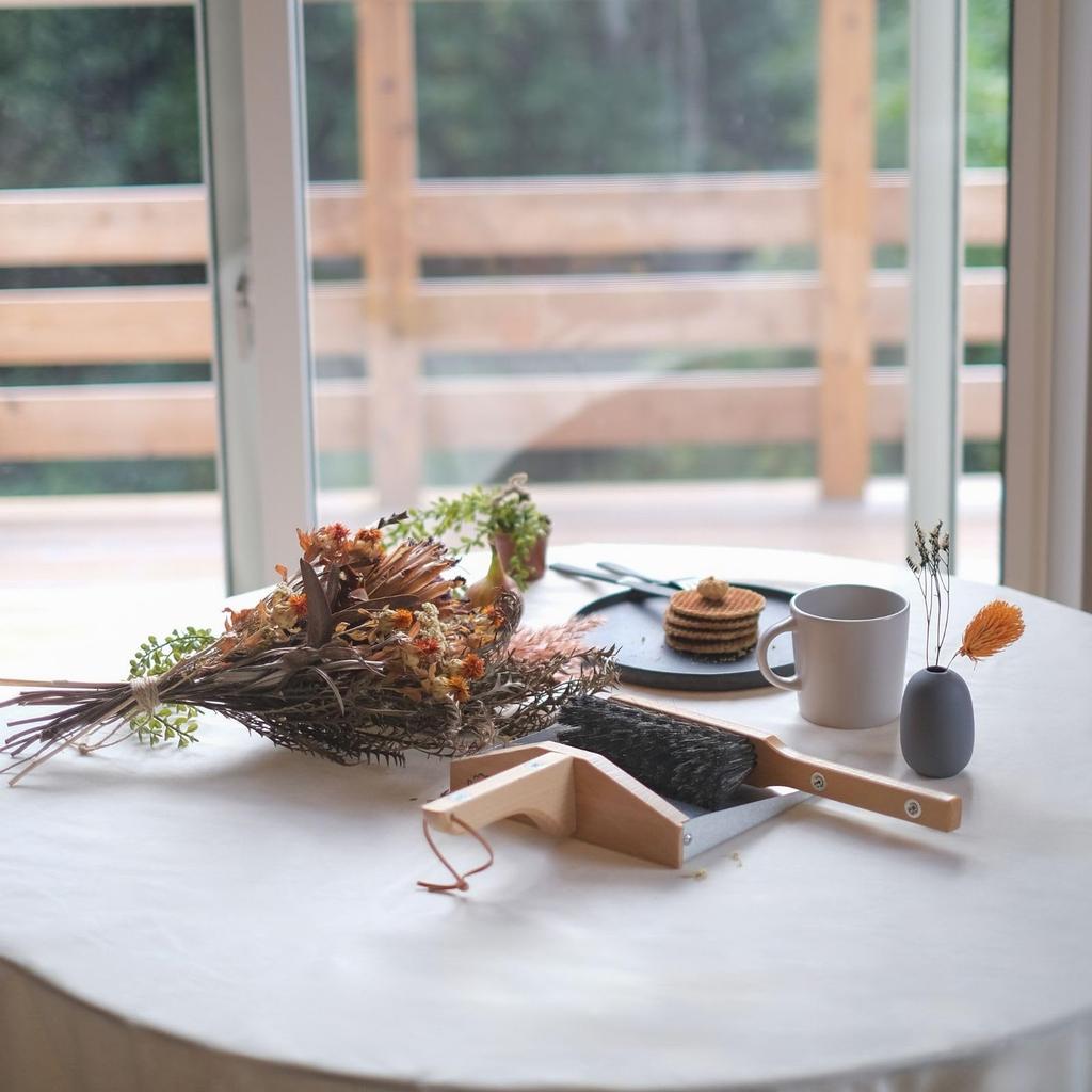 IDEA PORT Reszta Magnetic Brush Black Dustpan Cleaning Magnet Mini Made In Set, Broom, Set, Duster, Tools, Included, Tabletop, Size, Wooden,