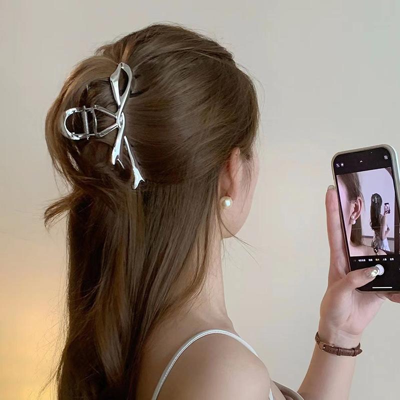 2023 Metal Claw Clip Bow Knot Metal Shark Clip Silver Hair Claw Style Advanced Versatile Back Head Spoon Hair Ornament Headwear
