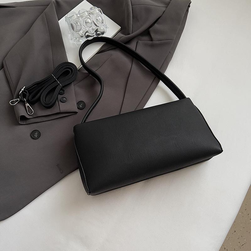 Underarm Bag Women's 2025 New Messenger Bag High Sense Popular Casual Versatile Shoulder Bag Autumn and Winter Baguette Bag