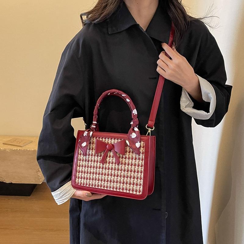 New Textured Wedding Bag Women's Red Wedding Bag Messenger Bag Portable Shoulder Messenger Bag