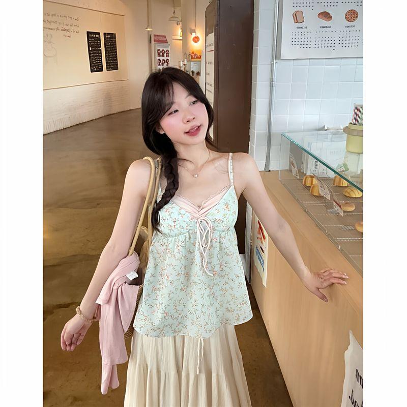 Plus-Size Lace-Trimmed Floral V-Neck Camisole and Sweet Slimming Sun-Protective Cardigan Two-Piece Set for Women
