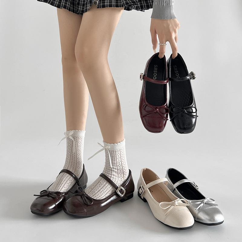 French retro red round head shallow mouth single shoes women's 2025 new summer retro versatile soft-soled Mary Jane shoes