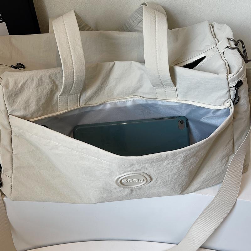 Lightweight Sports Fitness Bag Separation Shoes Bags Outdoor Short Trip Bag Large Capacity Commuter Shoulder Bag Dry Wet Separation