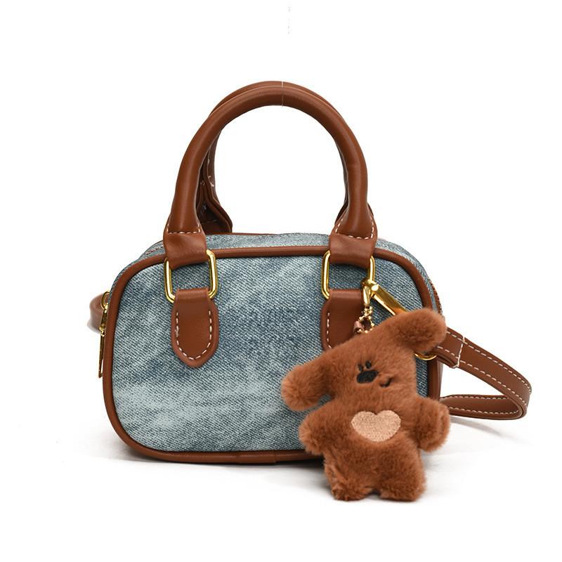 Mini Adorable Bear Keychain Shoulder Bag For Kids Stylish Pu Material Design
