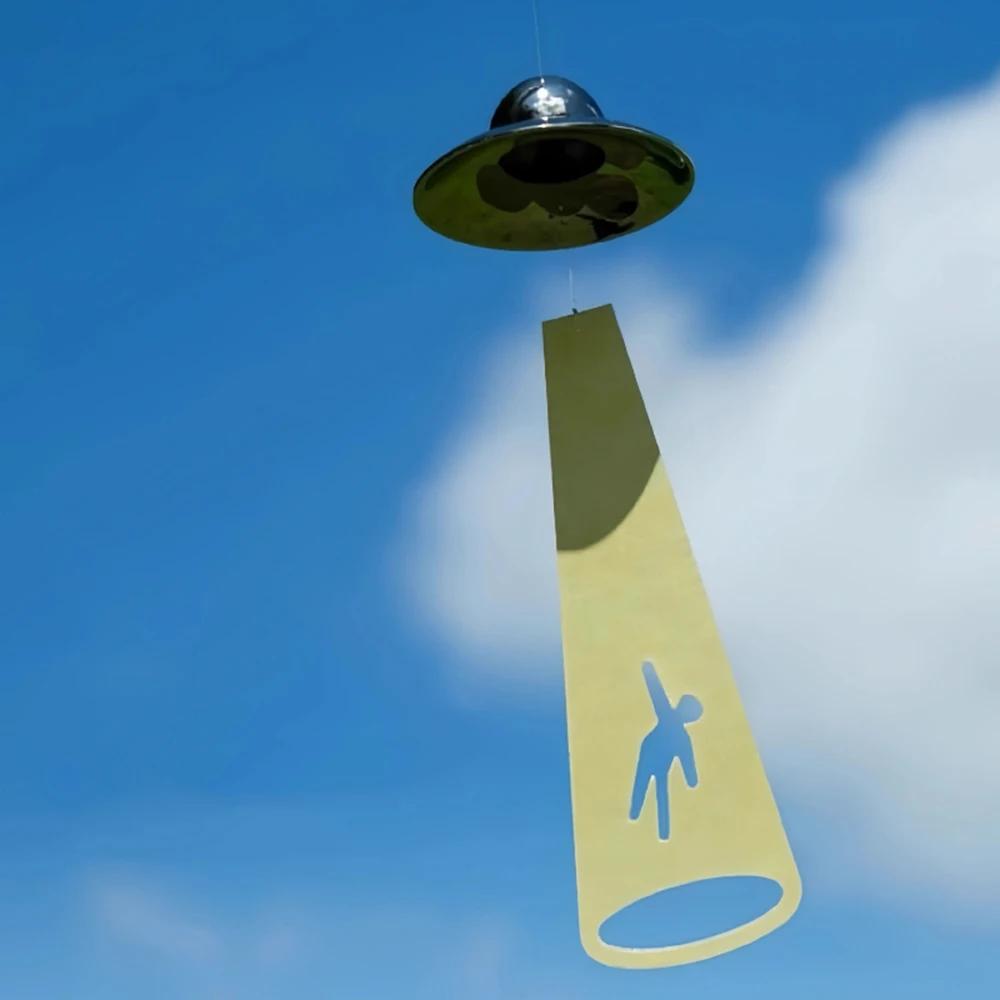 

Creative Spaceship Design Wind Chime Pendant Japanese Style UFO Hanging Craft Courtyard Home Decor Gift for Alien Enthusiasts