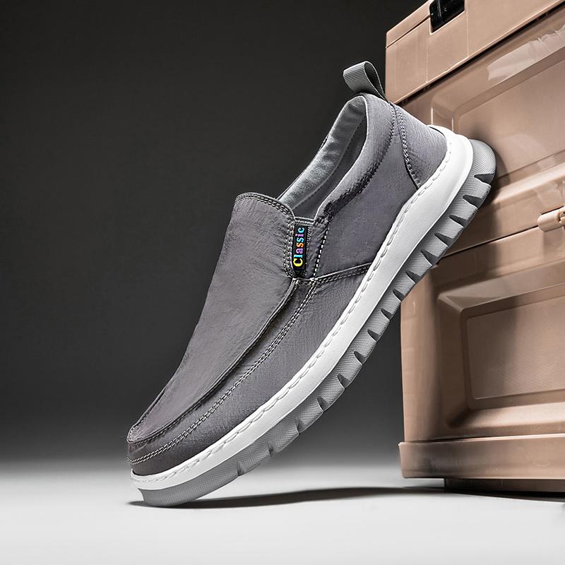 Fashion High Quality Men Outdoor Walking Sneakers Fashion Breathable Flat Designer Shoes Comfy Antiskid Loafers 25New Canvas Lazy Shoes