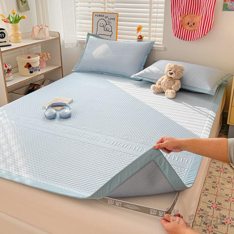 

Class A Ice Silk Cool Mat 2026: Washable Three-Piece Cooling Bed Sheet Set for Summer 90x200cm Two-Piece Set