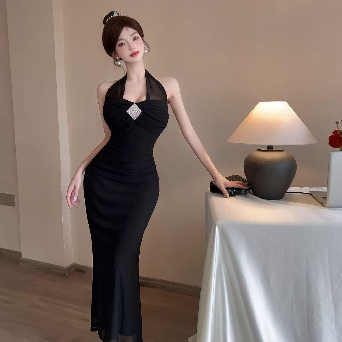 

Charming, Pure & Sexy Halterneck Mesh Summer Dress for Women - Long, Low-Cut, Backless Design S чорний