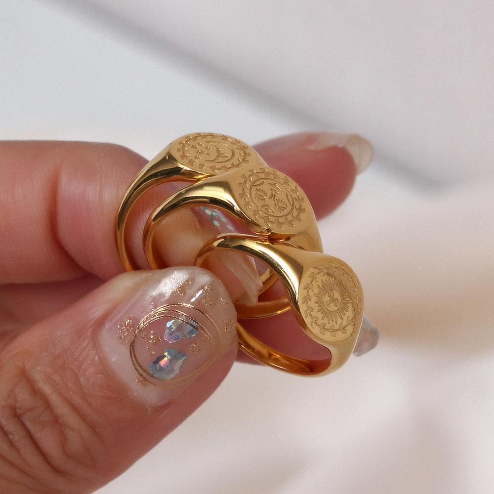 E.B.belle Creative Eagraved Facial Expression of Moon Sun Star Gold Plated Ring Tarnish Free Stainless Steel Godness Signet Ring