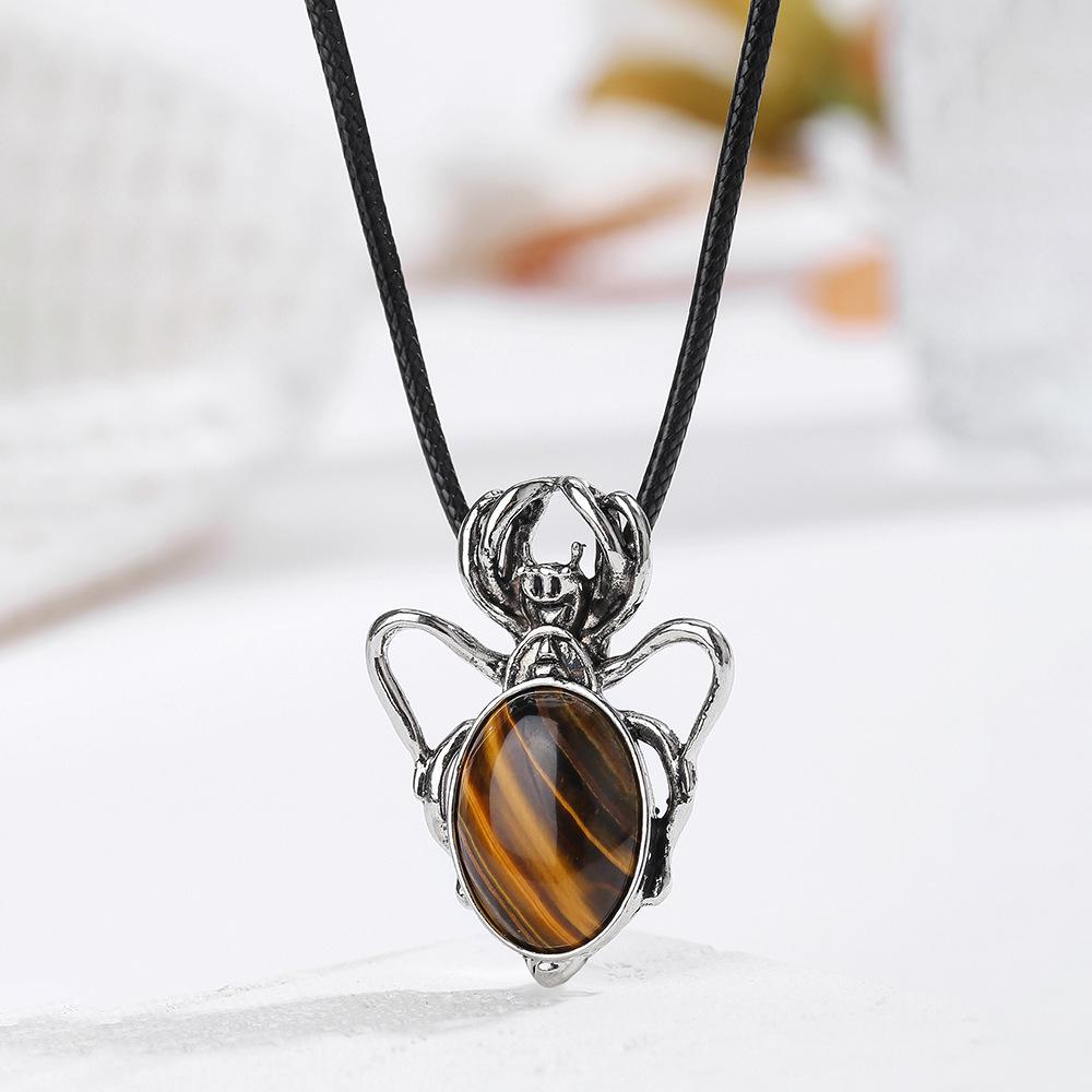 Spider-Shaped Bohemian Amethyst Pendant Necklace with Natural Crystal and Alloy Inlay