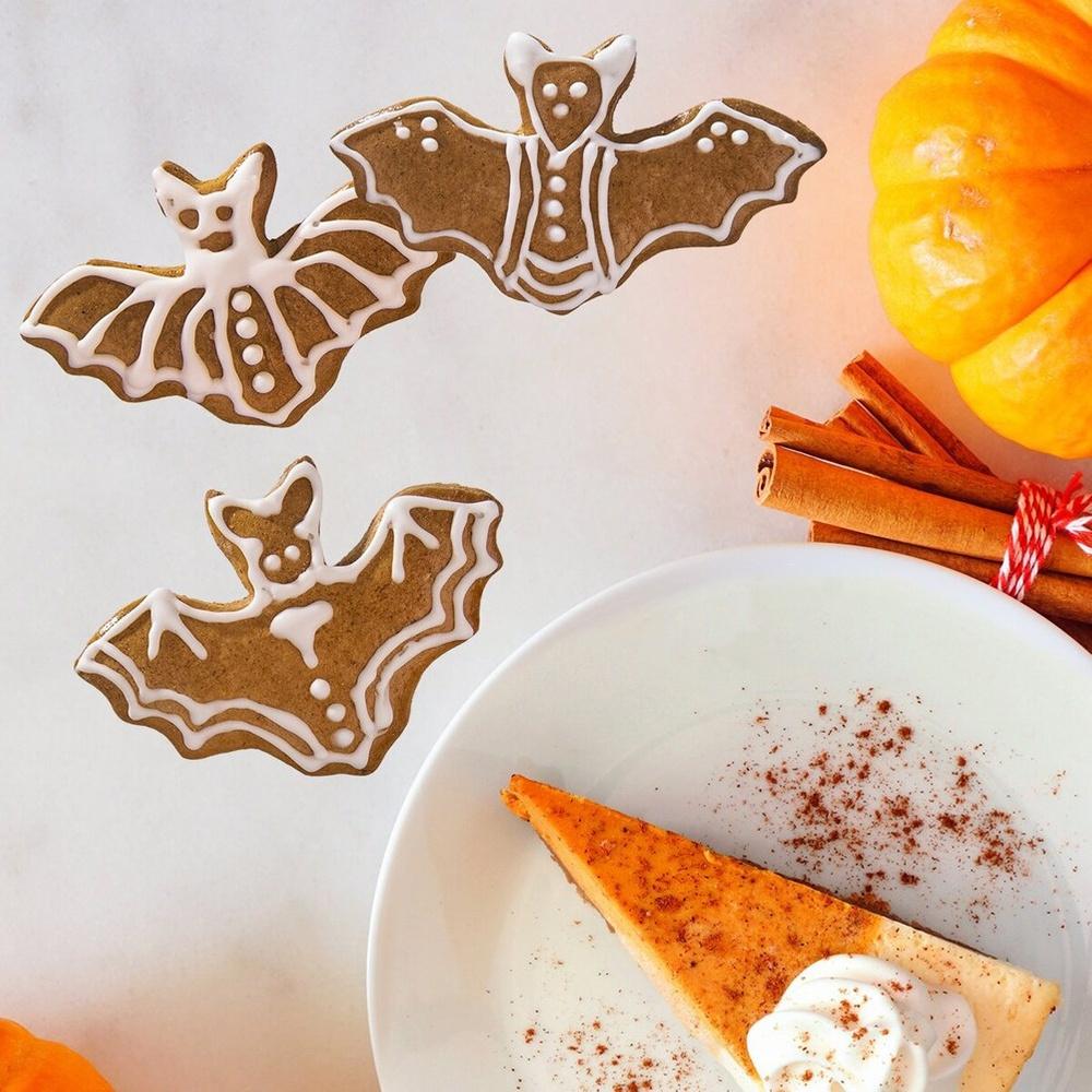 Steel bat cookie cutter 8 cm