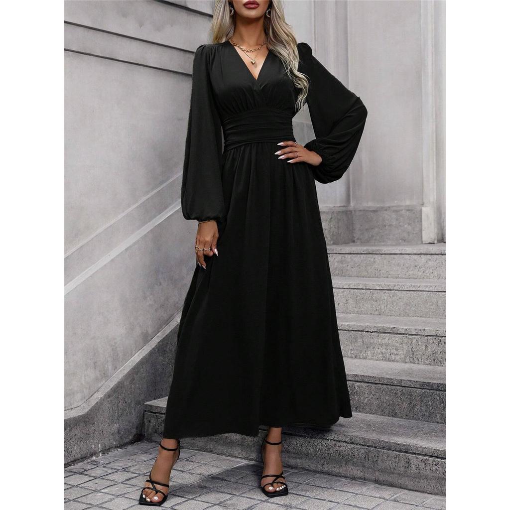Ayollar uchun bir xil rangli fonarli yengli V-kesimli yuqori yirtigli elegant ko'ylak