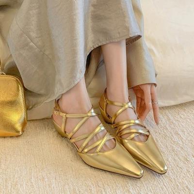 Mode Mid-ferse Keil Zehen Sandalen frauen Sommer Neue Europäischen und Amerikanischen Stil Kreuz-strap Sexy Spitz-zehe Kleine Leder Schuhe