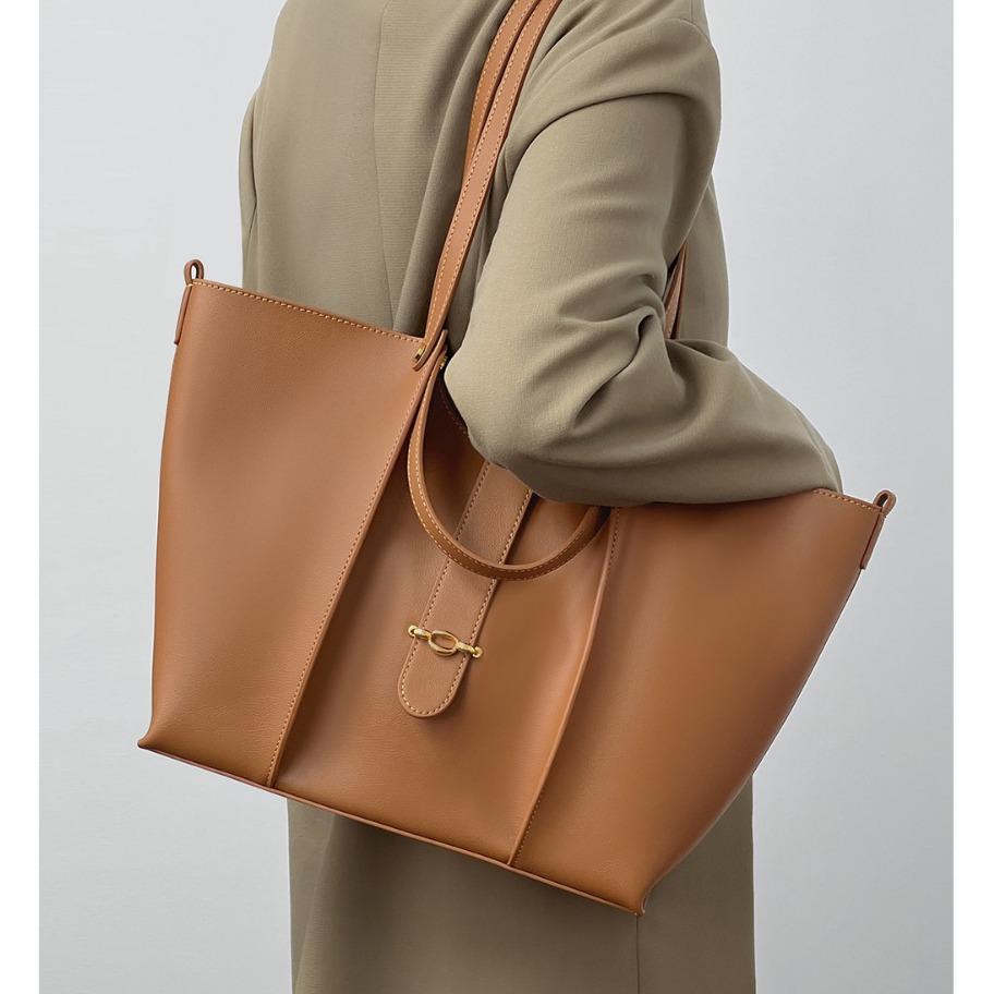 Spring and Summer Texture Large Bag Tote Bag Women's Large Capacity High-end Feeling Women's Bag New Stylish Single Shoulder Crossbody Bag