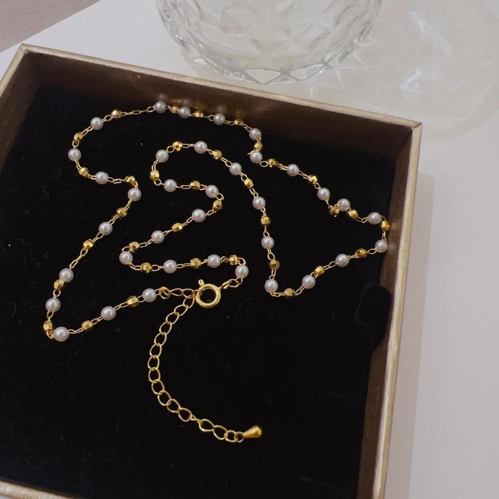 Elegant High-End Pearl Clavicle Necklace with Copper Gold Plated Baby's Breath Accents