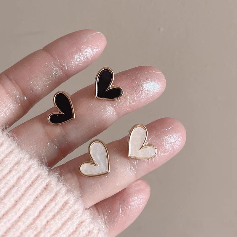 Sweet and Versatile Scented Heart Ear Clips - Fashionable, No Piercing Needed for Women