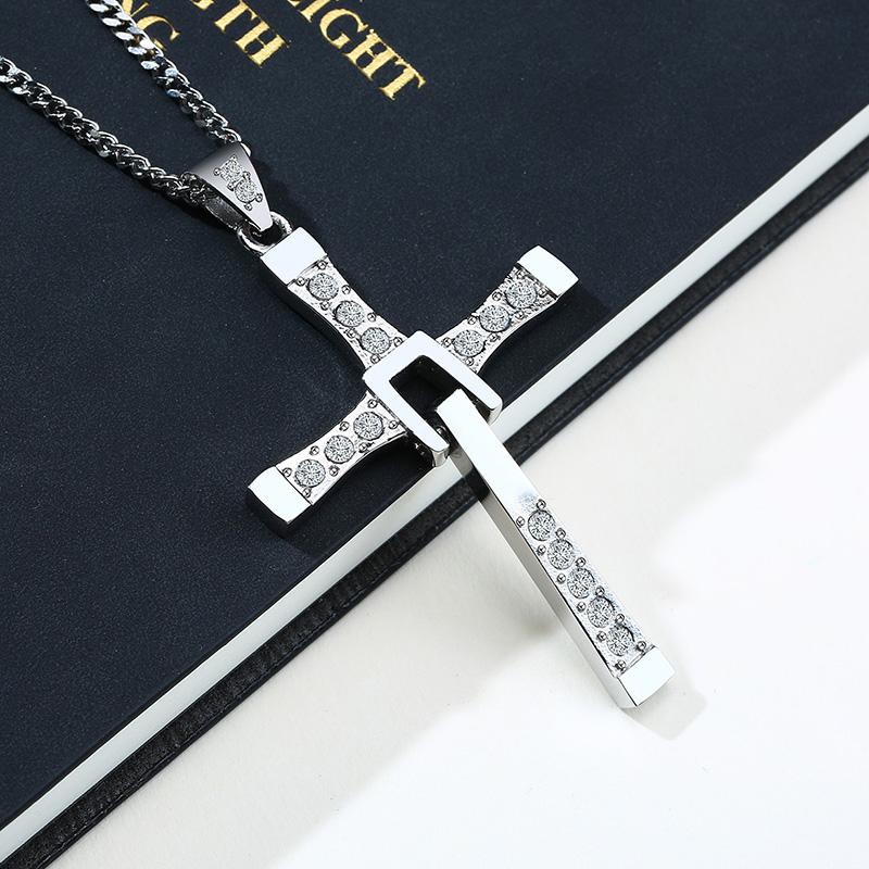 Meaeguet Collane a Croce in Acciaio Inossidabile Ciondoli Moda Gioielli Film The Fast and The Furious Toretto Uomo Collana con Zirconi