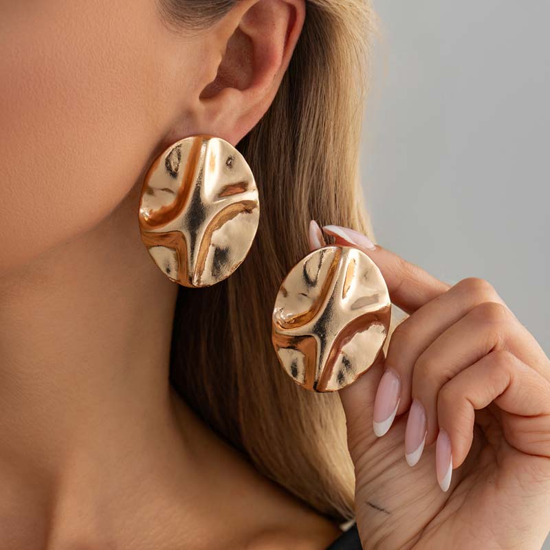 Vintage Metal Textured Oval Stud Earrings for Women Minimalist Gold Color Irregular Geometric Piercing Earrings Jewelry Gift