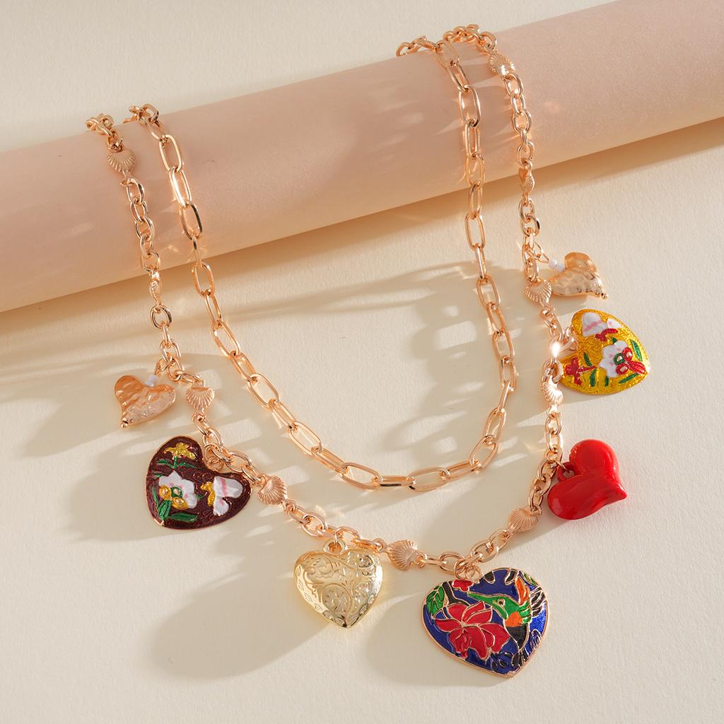 Two-piece set of metal spray paint love pleated pattern necklace medieval collarbone chain personalized item decoration