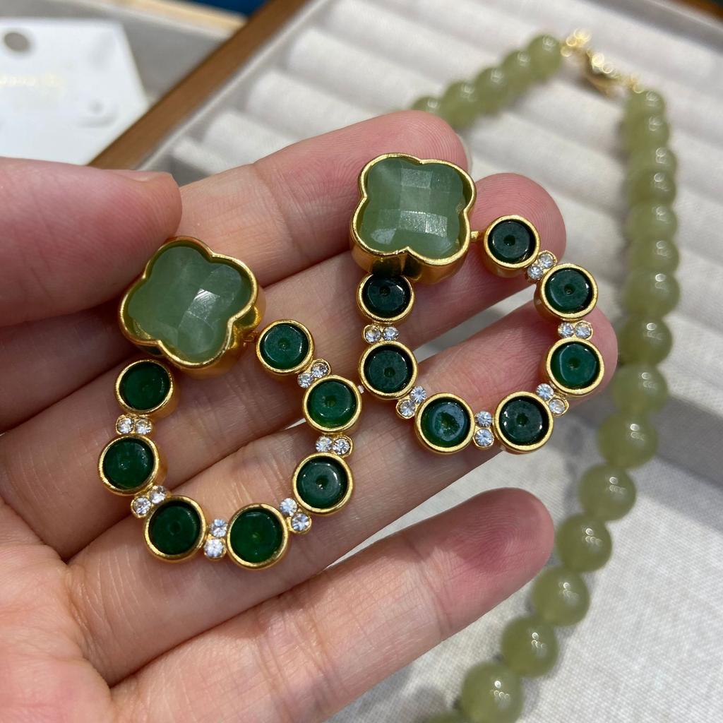 New Chinese Retro Natural Stone Beaded Necklace Female Niche High-End Green Jade 10Mm Xiaohongshu Jewelry