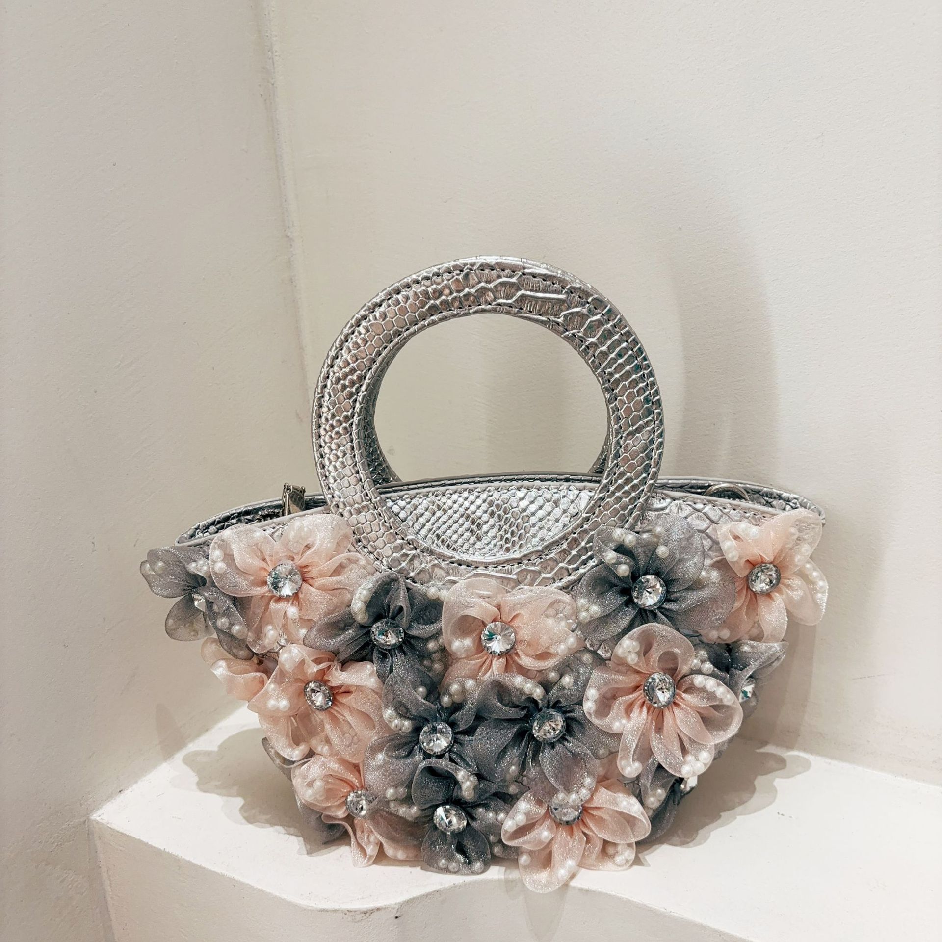 

basket, rhinestone flower bag, metal crystal dinner bag, handmade diamond bag, women s handbag.