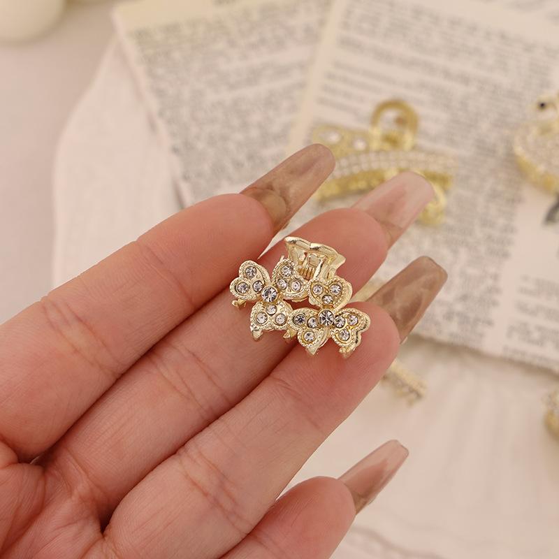 

Women s Shiny Elegant Rhinestone Hair Clips in Various Styles, Perfect for Daily Use and Gift Giving