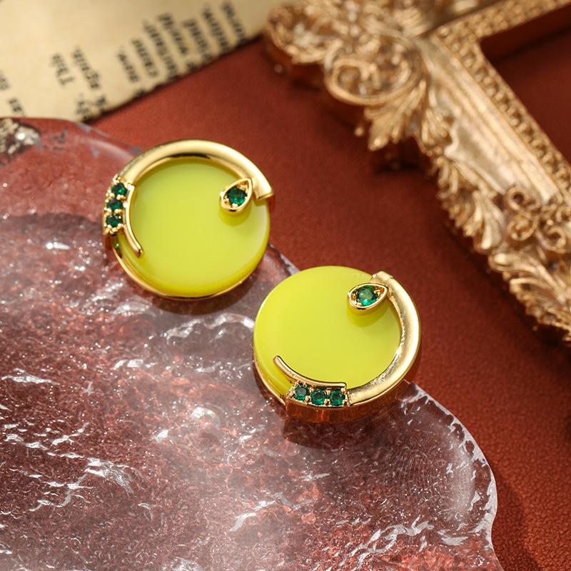 Fashionable And Exquisite Vintage Accessories Small Fresh Round Crescent Earrings For Women Luxury Personalized Trendy Earrings