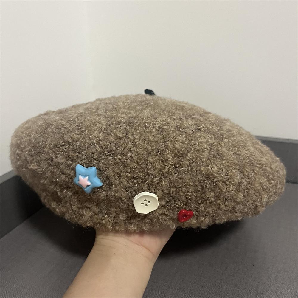 

Милый берет на пуговице из флиса в виде круга, мягкая ворсистая плюшевая шапка, женская, сладкий уличный стиль, теплая шапка художника, зима Adult average size