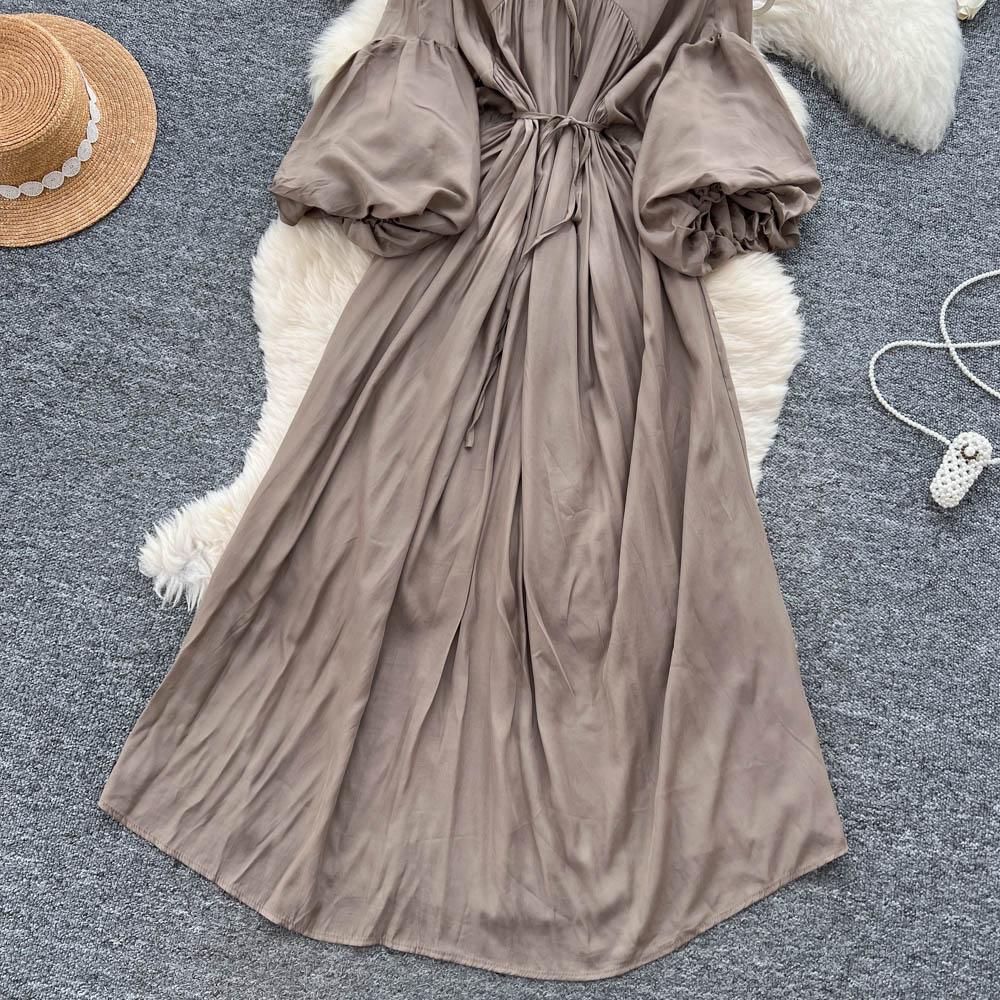 Retro V-Neck S páskem v pase Lucernový rukáv Délka ke kolenům A-Line Midi šaty Korejský Sle Letní Dlouhé šaty pro ženy