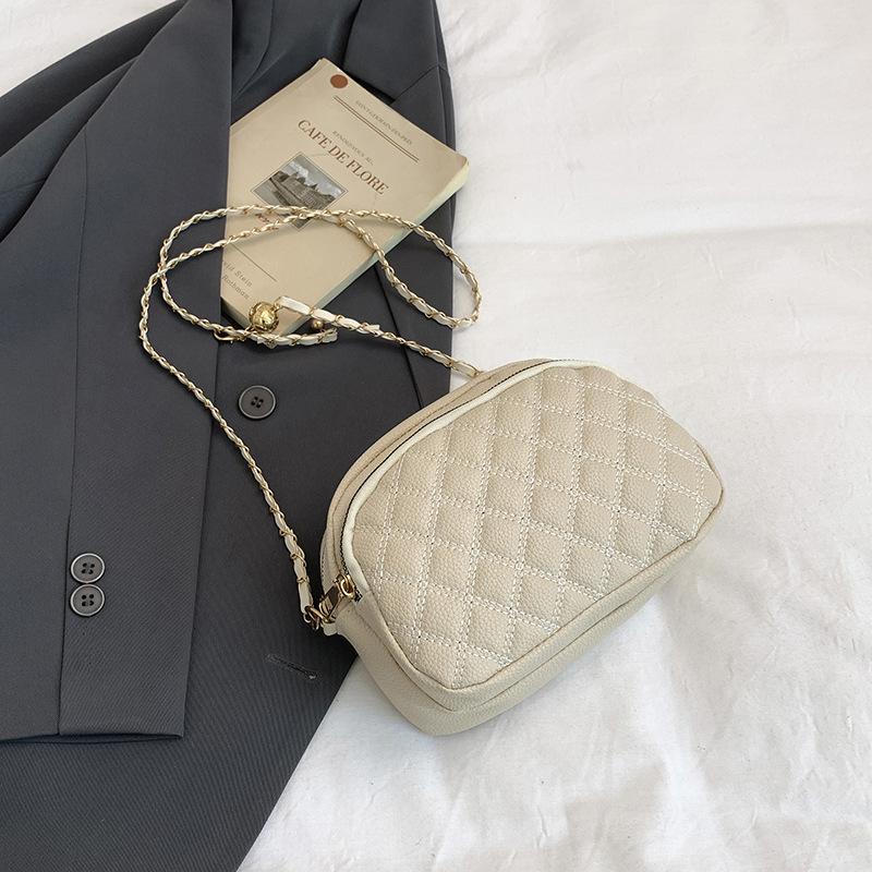 

2025 autumn new messenger fashion versatile diamond chain commuter versatile storage underarm women s shoulder bag белый