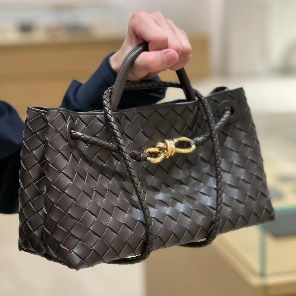 Direktverkauf ab Werk Old Money Stil 2026 neue Leder-Einkaufstasche handgewebte Damentasche Umhänge-Tragetasche Unterarmtasche