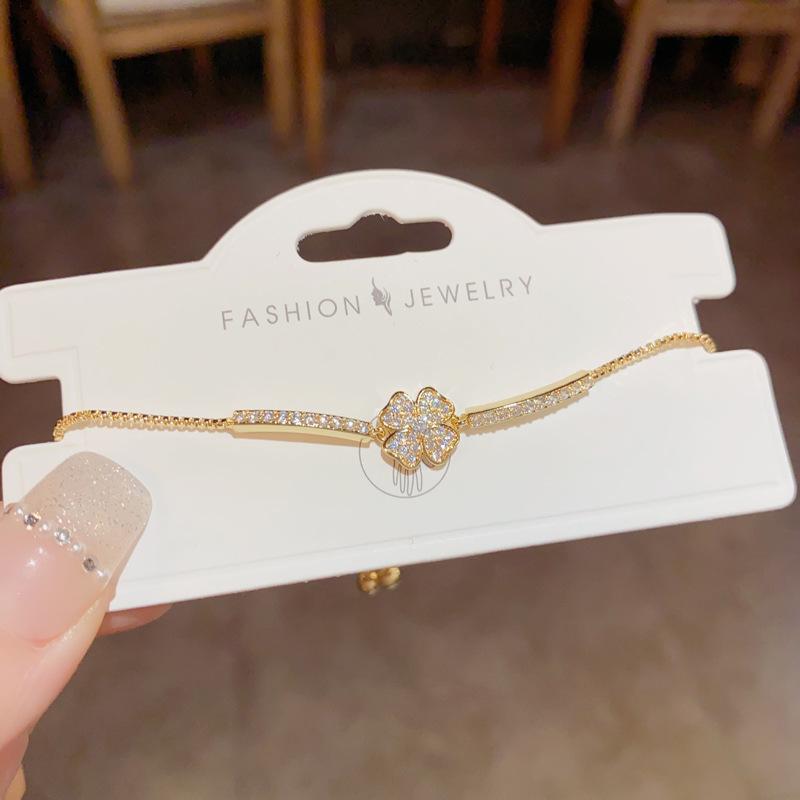 Unique and trendy zircon bracelet - women's light luxury, versatile design