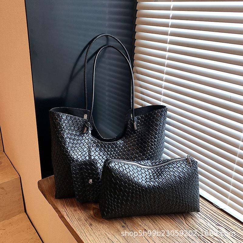 

Tote bag women s large-capacity simple shoulder bag bag new texture fashionable work commuter bag women s bag чёрный